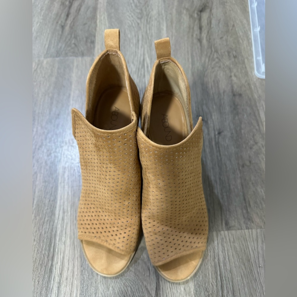 Brown Open toe wedges